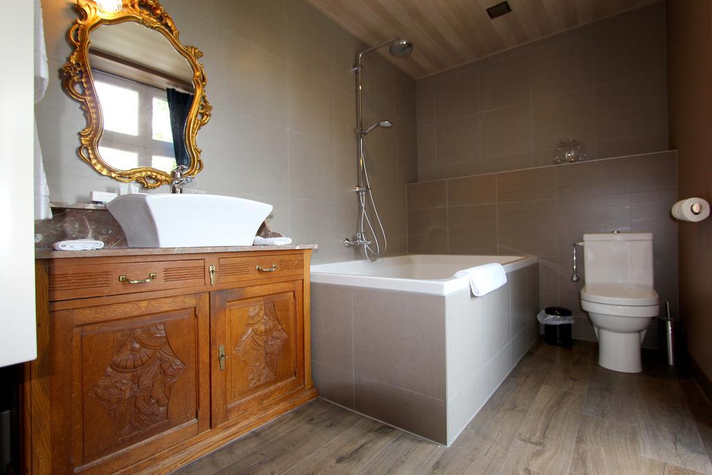Chateau De L Aviette - Rancennes ジヴェ 部屋 写真
